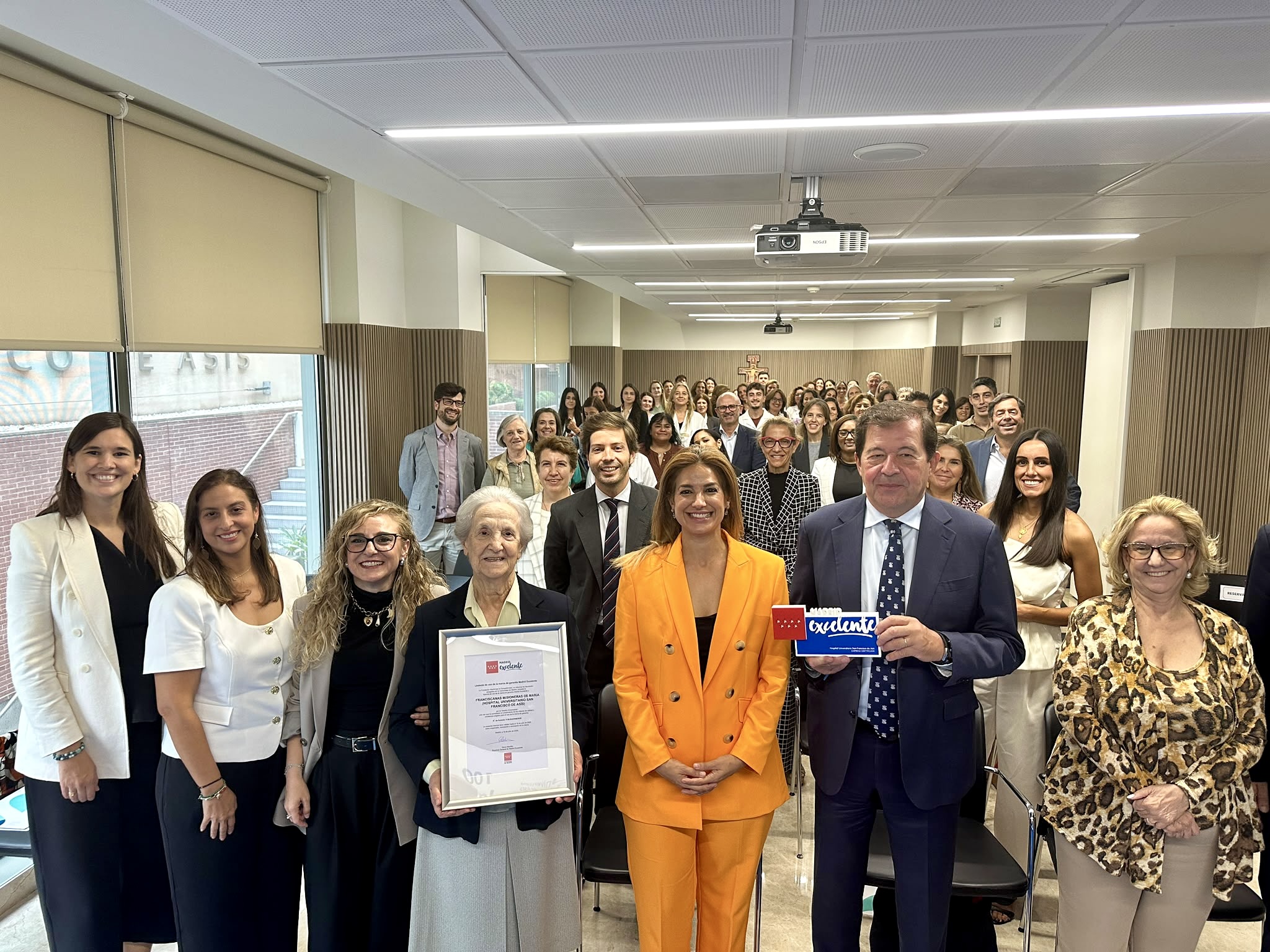Madrid Excelente clausura el VII Foro Mujer y Liderazgo en Sanidad con la entrega del sello de calidad al Hospital Universitario San Francisco de Asís, que celebra su centenario.